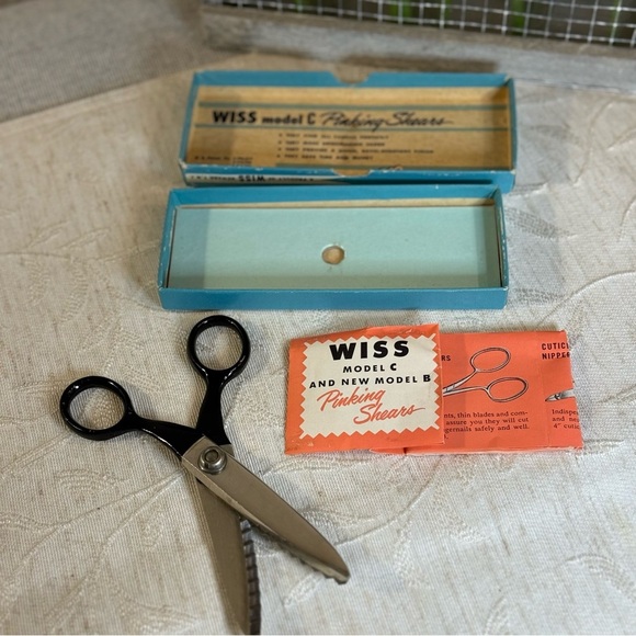 Vintage Wiss Model CB 5 Pinking Shears. Newark NJ. Original Box and Pamphlet - Picture 5 of 11